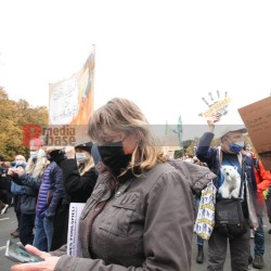 Klimaprotest in Berlin nach der Bundestagswahl <i>Bild 59896 fotopaula</i><br><a href=/confor2/?bld=59896&pst=59856&aid=225>Download (Anfrage)</a>  /  <a href=/?page_id=59856#jig2>zur Galerie</a>