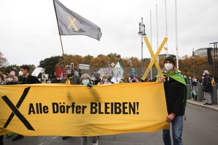 Klimaprotest in Berlin nach der Bundestagswahl <i>Bild 59899 fotopaula</i><br><a href=/email-download/?bld=59899><strong>DirektDownload</strong></a>