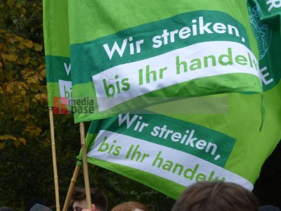 Klimaprotest in Berlin nach der Bundestagswahl <i>Bild 59874 Denner</i><br><a href=/email-download/?bld=59874><strong>DirektDownload</strong></a>