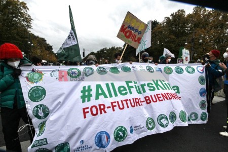 Klimaprotest in Berlin nach der Bundestagswahl <i>Bild 59858 Denner</i><br><a href=/email-download/?bld=59858><strong>DirektDownload</strong></a>