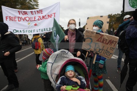 Klimaprotest in Berlin nach der Bundestagswahl <i>Bild 59859 Denner</i><br><a href=/email-download/?bld=59859><strong>DirektDownload</strong></a>