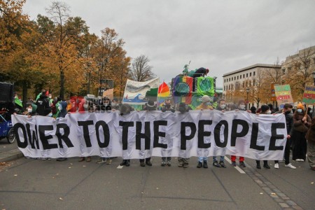 Klimaprotest in Berlin nach der Bundestagswahl <i>Bild 59870 Denner</i><br><a href=/email-download/?bld=59870><strong>DirektDownload</strong></a>
