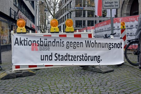 Demo gegen Obdachlosigkeit vor dem Gürzenich in Köln. <i>Bild 61513 Bronisz</i><br><a href=/email-download/?bld=61513><strong>DirektDownload</strong></a>