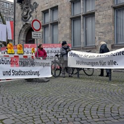 Demo gegen Obdachlosigkeit vor dem Gürzenich in Köln. <i>Bild 61515 Bronisz</i><br><a href=/confor2/?bld=61515&pst=61512&aid=124>Download (Anfrage)</a>  /  <a href=/?page_id=61512#jig2>zur Galerie</a>