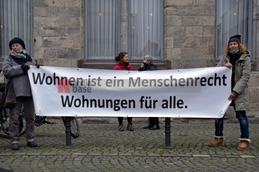Demo gegen Obdachlosigkeit vor dem Gürzenich in Köln. <i>Bild  61516 Bronisz</i><br><a href=/confor2/?bld=61516&pst=61512&aid=124>Anfrage <strong>Download</strong></a>