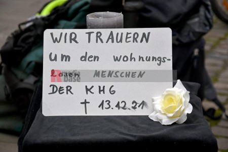 Demo gegen Obdachlosigkeit vor dem Gürzenich in Köln. <i>Bild 61517 Bronisz</i><br><a href=/email-download/?bld=61517><strong>DirektDownload</strong></a>