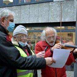 Demo gegen Obdachlosigkeit vor dem Gürzenich in Köln. <i>Bild 61520 Bronisz</i><br><a href=/confor2/?bld=61520&pst=61512&aid=124>Download (Anfrage)</a>  /  <a href=/?page_id=61512#jig2>zur Galerie</a>