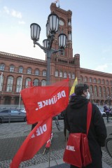 volksentscheid jetzt umsetzen - deutsche wohnen enteignen | Rudi Denner/R-mediabase / R-mediabase | <a href=/confor2/?bld=62341&t=d&pst=62313&aid=86&dc=0000&i1=Rudi%20Denner/R-mediabase%20/%20R-mediabase><strong>Download Bild 62341...</strong></a> |