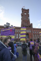 volksentscheid jetzt umsetzen - deutsche wohnen enteignen | Rudi Denner/R-mediabase / R-mediabase | <a href=/confor2/?bld=62327&t=d&pst=62313&aid=86&dc=0000&i1=Rudi%20Denner/R-mediabase%20/%20R-mediabase><strong>Download Bild 62327...</strong></a> |