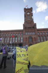 volksentscheid jetzt umsetzen - deutsche wohnen enteignen | Rudi Denner/R-mediabase / R-mediabase | <a href=/confor2/?bld=62328&t=d&pst=62313&aid=86&dc=0000&i1=Rudi%20Denner/R-mediabase%20/%20R-mediabase><strong>Download Bild 62328...</strong></a> |