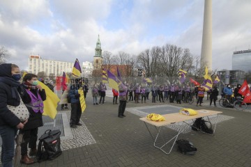 volksentscheid jetzt umsetzen - deutsche wohnen enteignen | Rudi Denner/R-mediabase / R-mediabase | <a href=/confor2/?bld=62339&t=d&pst=62313&aid=86&dc=0000&i1=Rudi%20Denner/R-mediabase%20/%20R-mediabase><strong>Download Bild 62339...</strong></a> |