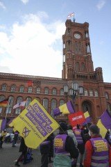 volksentscheid jetzt umsetzen - deutsche wohnen enteignen | Rudi Denner/R-mediabase / R-mediabase | <a href=/confor2/?bld=62340&t=d&pst=62313&aid=86&dc=0000&i1=Rudi%20Denner/R-mediabase%20/%20R-mediabase><strong>Download Bild 62340...</strong></a> |