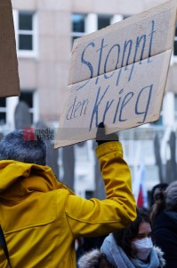 Friedenskundgebung in Düsseldorf gegen den Krieg in der Ukraine <i>Bild 62585 Bitzel</i><br><a href=/email-download/?bld=62585><strong>DirektDownload</strong></a>