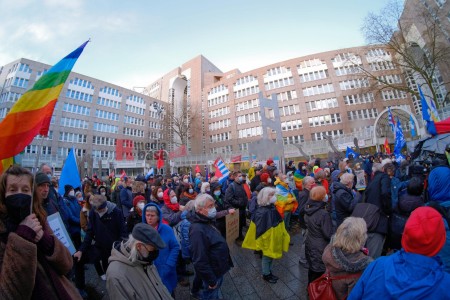 Friedenskundgebung in Düsseldorf gegen den Krieg in der Ukraine <i>Bild 62591 Bitzel</i><br><a href=/email-download/?bld=62591><strong>DirektDownload</strong></a>