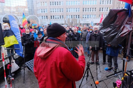 Friedenskundgebung in Düsseldorf gegen den Krieg in der Ukraine <i>Bild 62594 Bitzel</i><br><a href=/email-download/?bld=62594><strong>DirektDownload</strong></a>