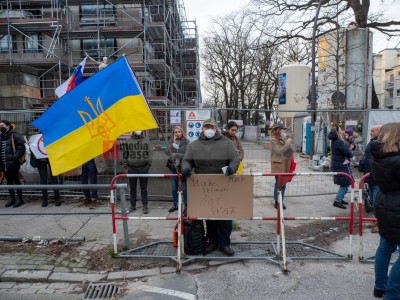 Gegen den Krieg Russlands in der Ukraine Make Pelmeni Not War <i>Bild 62459 Grueter</i><br><a href=/email-download/?bld=62459><strong>DirektDownload</strong></a>