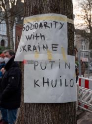 Gegen den Krieg Russlands in der Ukraine Solidarity with Ukraine - Putin Khuilo <i>Bild Ernst Wilhelm Grüter/R-mediabase</i> <br><a href=/confor2/?bld=62462&pst=62436&aid=575&i1=Ernst%20Wilhelm%20Grüter/R-mediabase>Download Bild 62462</a>  <br><a href=/?p=62436>Zum Beitrag 62436</a>