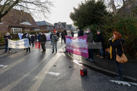 Protest gegen die AfD in Elmshorn <i>Bild 62040 uste</i><br><a href=/email-download/?bld=62040><strong>DirektDownload</strong></a>