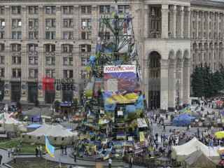 auf russisch: Rußland erwache! Weg mit Putler! | jovofoto / R-mediabase | <a href=/confor2/?bld=63142&t=d&pst=63135&aid=23&dc=1028&i1=jovofoto%20/%20R-mediabase><strong>Download Bild 63142...</strong></a>  |