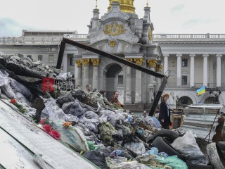 Eindrücke vom Maidan in Kiew im Juni 2014 | jovofoto / R-mediabase | <a href=/confor2/?bld=63143&t=d&pst=63135&aid=23&dc=1042&i1=jovofoto%20/%20R-mediabase><strong>Download Bild 63143...</strong></a>  |