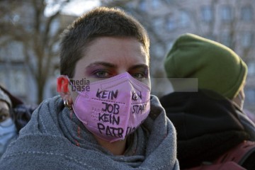 Kundgebung zum Weltfrauentag 2022 Kundgebung zum Weltfrauentag 2022 auf dem Ebertplatz in Köln. | broniszbarchive / R-mediabase | <a href=/confor2/?bld=63186&t=d&pst=63167&aid=641&dc=1716&i1=broniszbarchive%20/%20R-mediabase><strong>Download Bild 63186...</strong></a> |