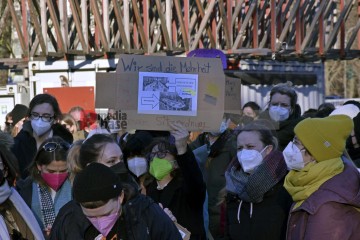 Kundgebung zum Weltfrauentag 2022 Kundgebung zum Weltfrauentag 2022 auf dem Ebertplatz in Köln. | broniszbarchive / R-mediabase | <a href=/confor2/?bld=63188&t=d&pst=63167&aid=641&dc=1718&i1=broniszbarchive%20/%20R-mediabase><strong>Download Bild 63188...</strong></a> |