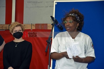 Petitionsübergabe an der Uni-Klinik Köln Petitionsübergabe von Ver.di an die Klinikleitung der Uni-Klinik Köln. | broniszbarchive / R-mediabase | <a href=/confor2/?bld=63228&t=d&pst=63210&aid=641&dc=1532&i1=broniszbarchive%20/%20R-mediabase><strong>Download Bild 63228...</strong></a>  |