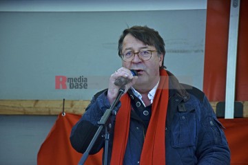 Petitionsübergabe an der Uni-Klinik Köln Petitionsübergabe von Ver.di an die Klinikleitung der Uni-Klinik Köln. | broniszbarchive / R-mediabase | <a href=/confor2/?bld=63234&t=d&pst=63210&aid=641&dc=1542&i1=broniszbarchive%20/%20R-mediabase><strong>Download Bild 63234...</strong></a>  |