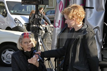 Petitionsübergabe an der Uni-Klinik Köln Petitionsübergabe von Ver.di an die Klinikleitung der Uni-Klinik Köln. | broniszbarchive / R-mediabase | <a href=/confor2/?bld=63240&t=d&pst=63210&aid=641&dc=1605&i1=broniszbarchive%20/%20R-mediabase><strong>Download Bild 63240...</strong></a>  |