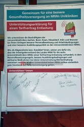 Petitionsübergabe an der Uni-Klinik Köln Petitionsübergabe von Ver.di an die Klinikleitung der Uni-Klinik Köln. <i>Bild  63250 Bronisz</i> / <a href=/confor2/?bld=63250&pst=63210&aid=124><strong>Anfrage</strong> zu Bild</a> / 