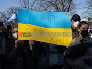 Stoppt den Krieg - Frieden in der Ukraine jetzt! <i>Bild 63345 Grueter</i><br><a href=/confor2/?bld=63345&pst=63324&aid=575>Download (Anfrage)</a>  /  <a href=/?page_id=63324#jig2>zur Galerie</a>