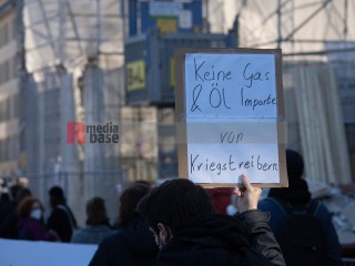 Keine Gas- und Ölimporte von Kriegstreibern | grueter/r-mediabase / R-mediabase | <a href=/confor2/?bld=63352&t=d&pst=63324&aid=575&dc=1326&i1=grueter/r-mediabase%20/%20R-mediabase><strong>Download Bild 63352...</strong></a> |