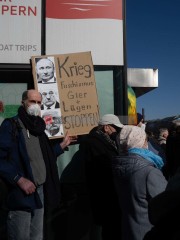 Krieg Faschismus Gier + Lügen stoppen | grueter/r-mediabase / R-mediabase | <a href=/confor2/?bld=63356&t=d&pst=63324&aid=575&dc=1330&i1=grueter/r-mediabase%20/%20R-mediabase><strong>Download Bild 63356...</strong></a> |