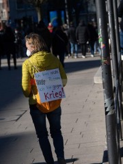 Ich bin nicht gegen Russen, ich bin gegen Krieg | grueter/r-mediabase / R-mediabase | <a href=/confor2/?bld=63359&t=d&pst=63324&aid=575&dc=1335&i1=grueter/r-mediabase%20/%20R-mediabase><strong>Download Bild 63359...</strong></a> |