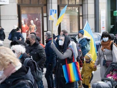 Demo gegen Ukraine-Krieg <i>Bild 62996 Grueter</i><br><a href=/email-download/?bld=62996><strong>DirektDownload</strong></a>
