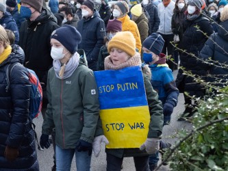 Demo gegen Ukraine-Krieg <i>Bild  62998 Grueter</i><br><a href=/confor2/?bld=62998&pst=62983&aid=575>Anfrage <strong>Download</strong></a>