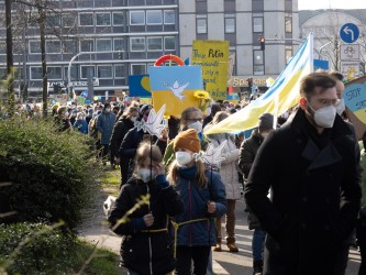 Demo gegen Ukraine-Krieg <i>Bild  63002 Grueter</i><br><a href=/confor2/?bld=63002&pst=62983&aid=575>Anfrage <strong>Download</strong></a>