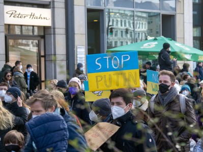 Demo gegen Ukraine-Krieg <i>Bild 63004 Grueter</i><br><a href=/email-download/?bld=63004><strong>DirektDownload</strong></a>