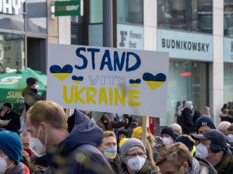 Demo gegen Ukraine-Krieg <i>Bild  63006 Grueter</i><br><a href=/confor2/?bld=63006&pst=62983&aid=575>Anfrage <strong>Download</strong></a>