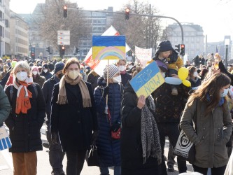 Demo gegen Ukraine-Krieg <i>Bild  63027 Grueter</i><br><a href=/confor2/?bld=63027&pst=62983&aid=575>Anfrage <strong>Download</strong></a>