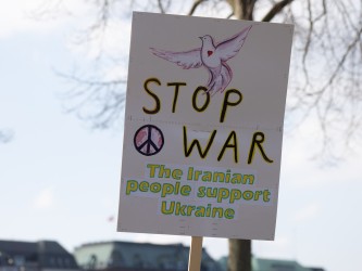 Demo gegen Ukraine-Krieg <i>Bild  63033 Grueter</i><br><a href=/confor2/?bld=63033&pst=62983&aid=575>Anfrage <strong>Download</strong></a>