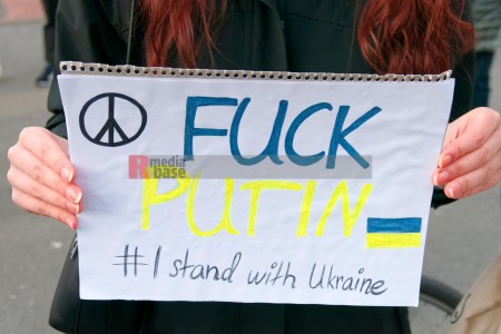 Dortmund: Friedenskundgebung der Fridays for Future gegen den Krieg in der Ukraine <i>Bild 62976 Bitzel</i><br><a href=/email-download/?bld=62976><strong>DirektDownload</strong></a>