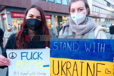 Dortmund: Friedenskundgebung der Fridays for Future gegen den Krieg in der Ukraine | Bildrechte Bitzel | <strong>Bild</strong> 62975  <a href=/confor/?bld=62975&pst=62963>anfragen</a> | <strong>Galerie</strong> 62963  <a href=/gezielte-bildersuche/?sk=62963>anzeigen</a>