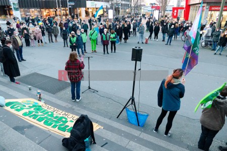 Dortmund: Friedenskundgebung der Fridays for Future gegen den Krieg in der Ukraine <i>Bild 62981 Bitzel</i><br><a href=/email-download/?bld=62981><strong>DirektDownload</strong></a>