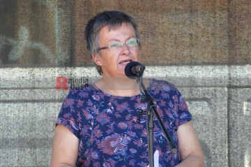 Abschlusskundgebung des Ostermarsch Ruhr auf dem Dortmunder Hansaplatz | Bitzel / R-mediabase | <a href=/confor2/?bld=64769&t=d&pst=64743&aid=70&dc=1517&i1=Bitzel%20/%20R-mediabase><strong>Download Bild 64769...</strong></a> |