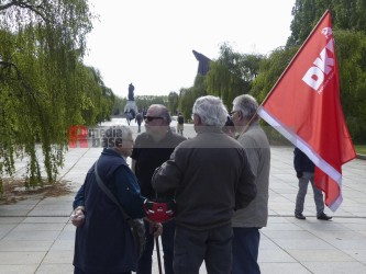 8. Mai - Tag der Befreiung Berlin <i>Bild  65795 Denner</i><br><a href=/confor2/?bld=65795&pst=65784&aid=86>Anfrage <strong>Download</strong></a>