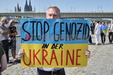 Demonstration und Veranstaltung gegen den russischen Krieg gegen die Ukraine <i>Bild  65624 Hans-Dieter Hey</i><br><a href=/confor2/?bld=65624&pst=65553&aid=14>Anfrage <strong>Download</strong></a>
