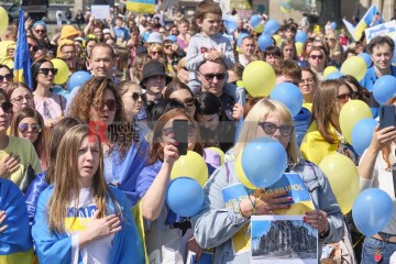 Demonstration und Veranstaltung gegen den russischen Krieg gegen die Ukraine | Hans-Dieter Hey / R-mediabase | <a href=/confor2/?bld=65625&t=d&pst=65553&aid=14&dc=1425&i1=Hans-Dieter%20Hey%20/%20R-mediabase><strong>Download Bild 65625...</strong></a> |