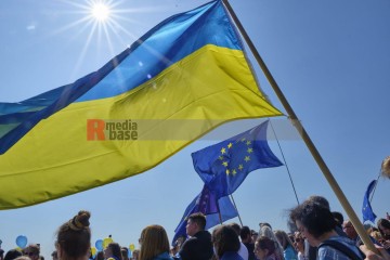 Demonstration und Veranstaltung gegen den russischen Krieg gegen die Ukraine | Hans-Dieter Hey / R-mediabase | <a href=/confor2/?bld=65634&t=d&pst=65553&aid=14&dc=1439&i1=Hans-Dieter%20Hey%20/%20R-mediabase><strong>Download Bild 65634...</strong></a> |