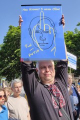 Demonstration und Veranstaltung gegen den russischen Krieg gegen die Ukraine | Hans-Dieter Hey / R-mediabase | <a href=/confor2/?bld=65637&t=d&pst=65553&aid=14&dc=1605&i1=Hans-Dieter%20Hey%20/%20R-mediabase><strong>Download Bild 65637...</strong></a> |